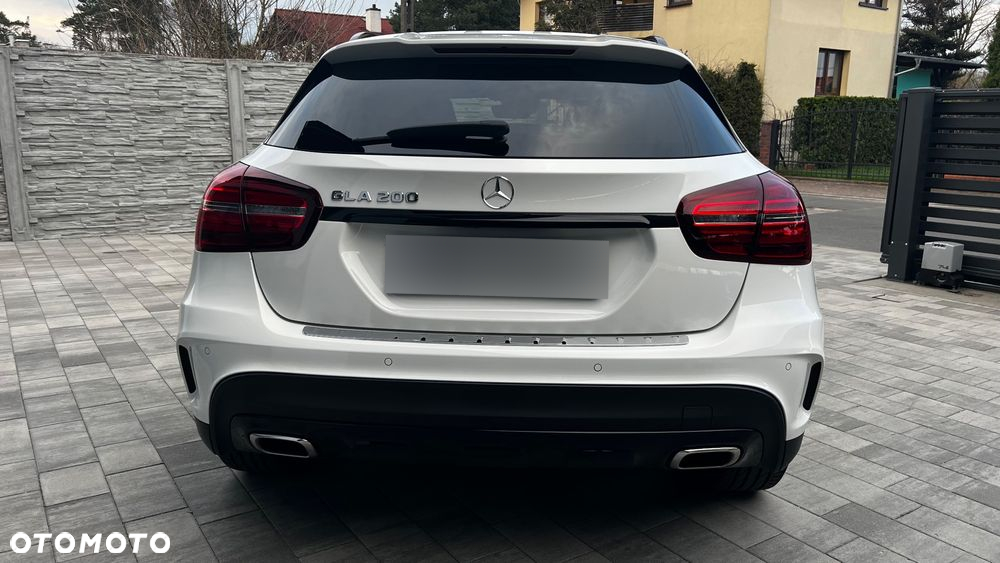 Mercedes-Benz GLA 200 7G-DCT AMG Line - 6