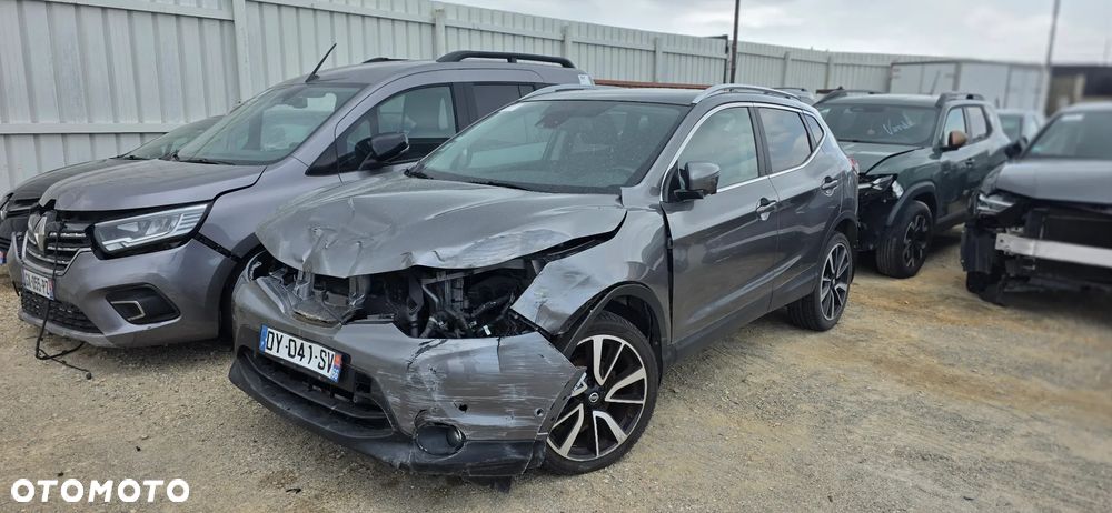Nissan Qashqai 1.6 dCi Xtronic TEKNA+ - 4