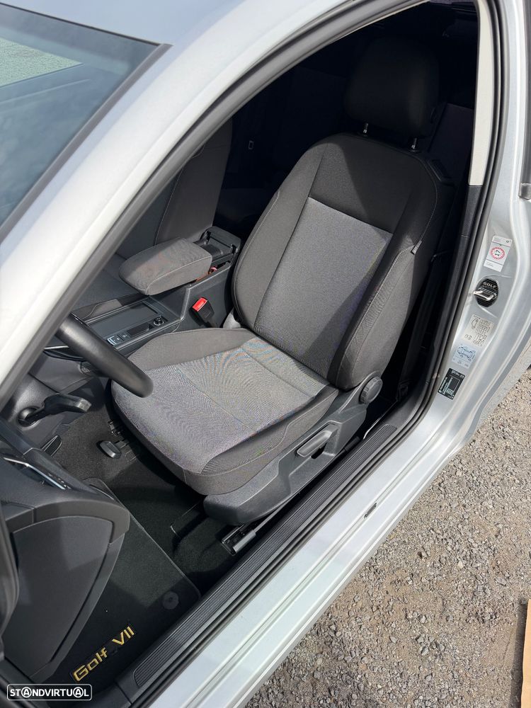 VW Golf 1.6 TDi BlueMotion Confortline - 13