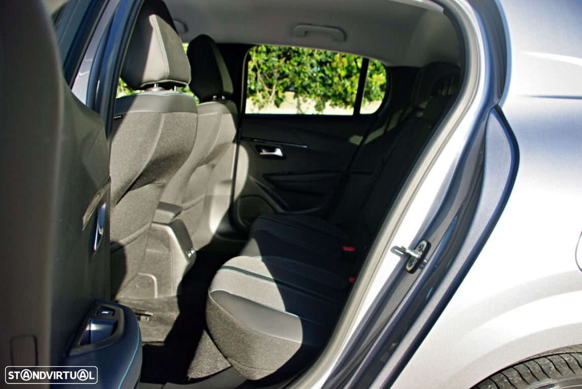 Peugeot 208 1.2 PureTech Allure - 26