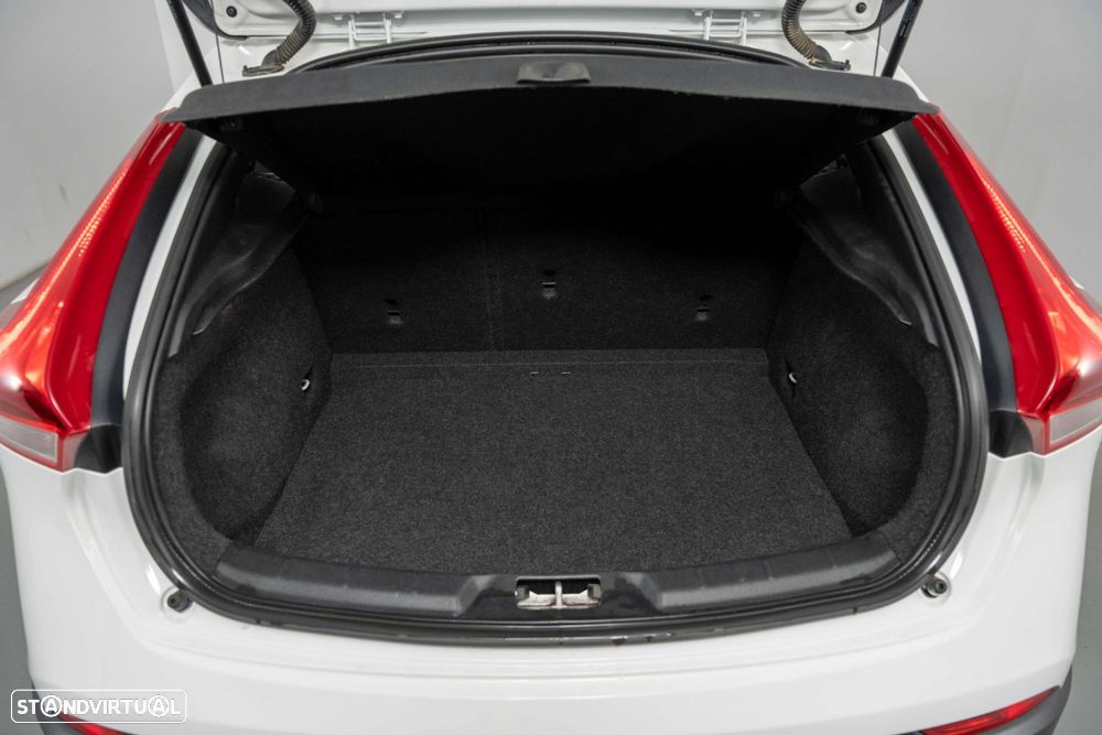 Volvo V40 Cross Country 1.6 D2 Momentum - 12