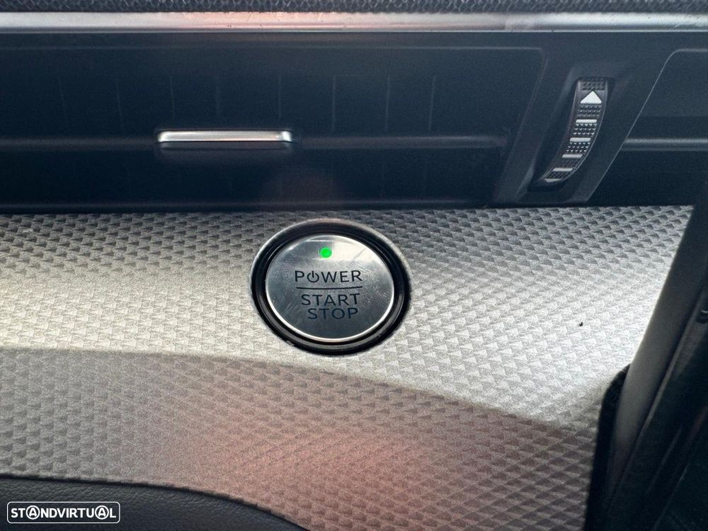 Ford Mustang Mach-E Standard - 21