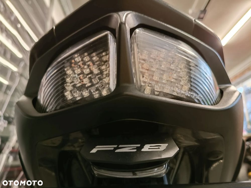 Yamaha FZ8 - 16