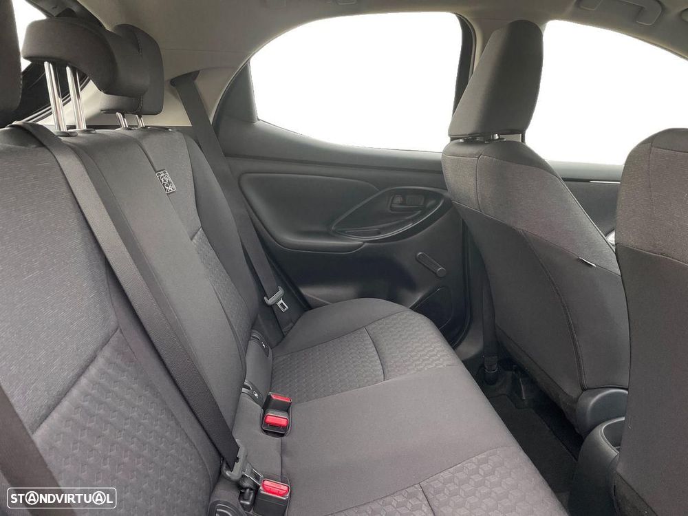Toyota Yaris - 8
