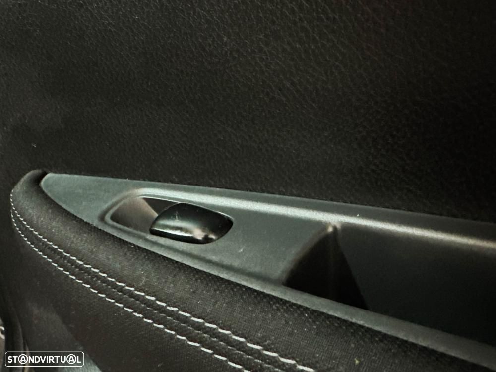 Nissan Qashqai 1.5 dCi N-Connecta Led - 32