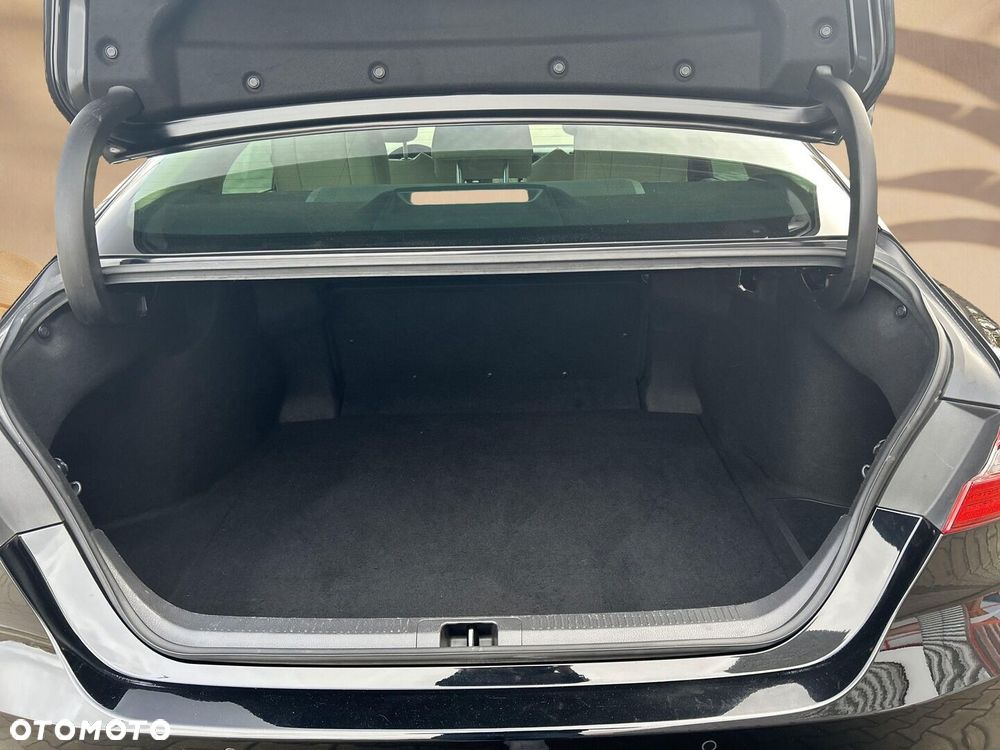 Toyota Camry 2.5 Hybrid Executive CVT - 29