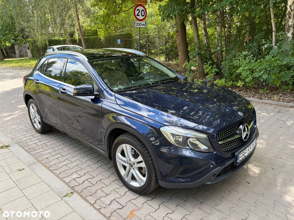 Mercedes-Benz GLA 250 7G-DCT Urban - 2