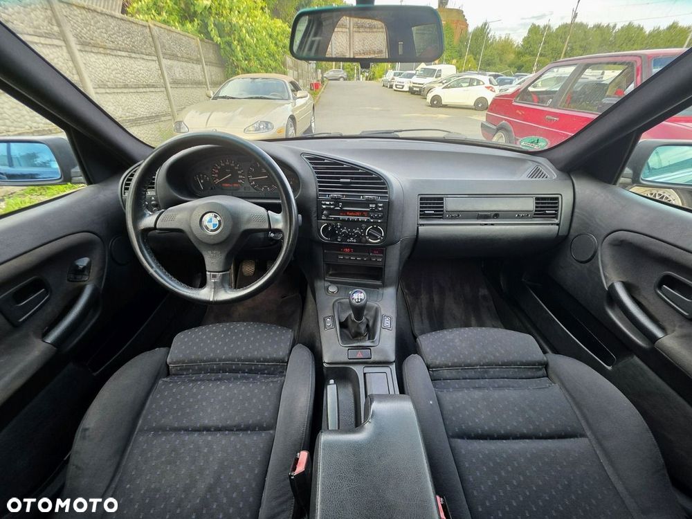 BMW Seria 3 316i - 13