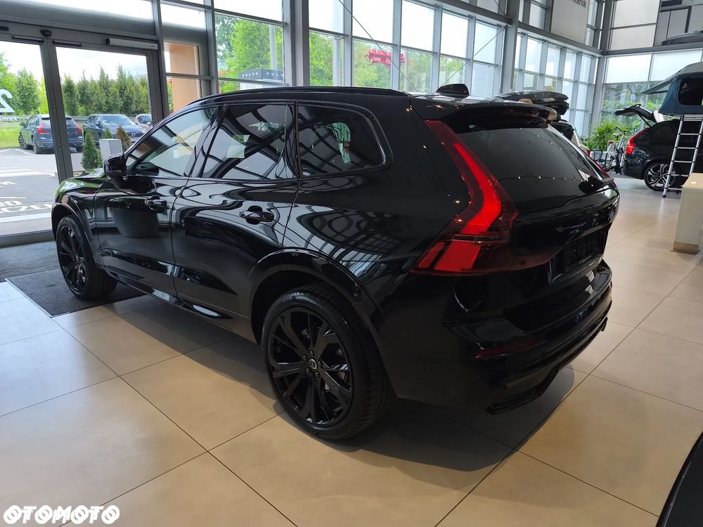 Volvo XC 60 B5 B AWD Plus Black Edition - 2
