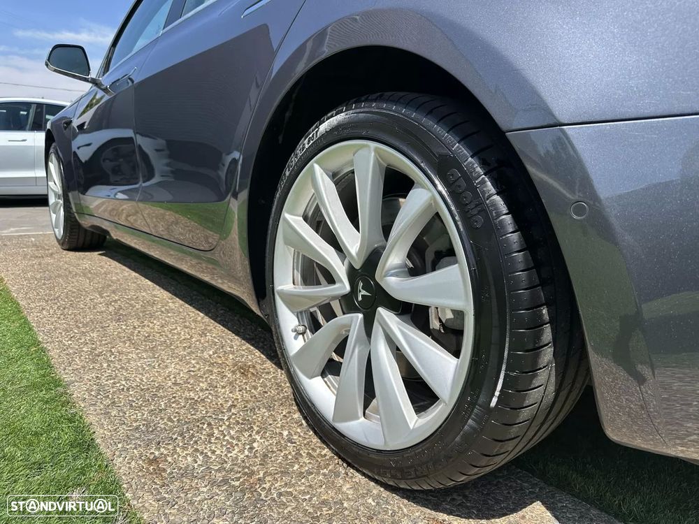 Tesla Model 3 Standard Range Plus RWD - 24