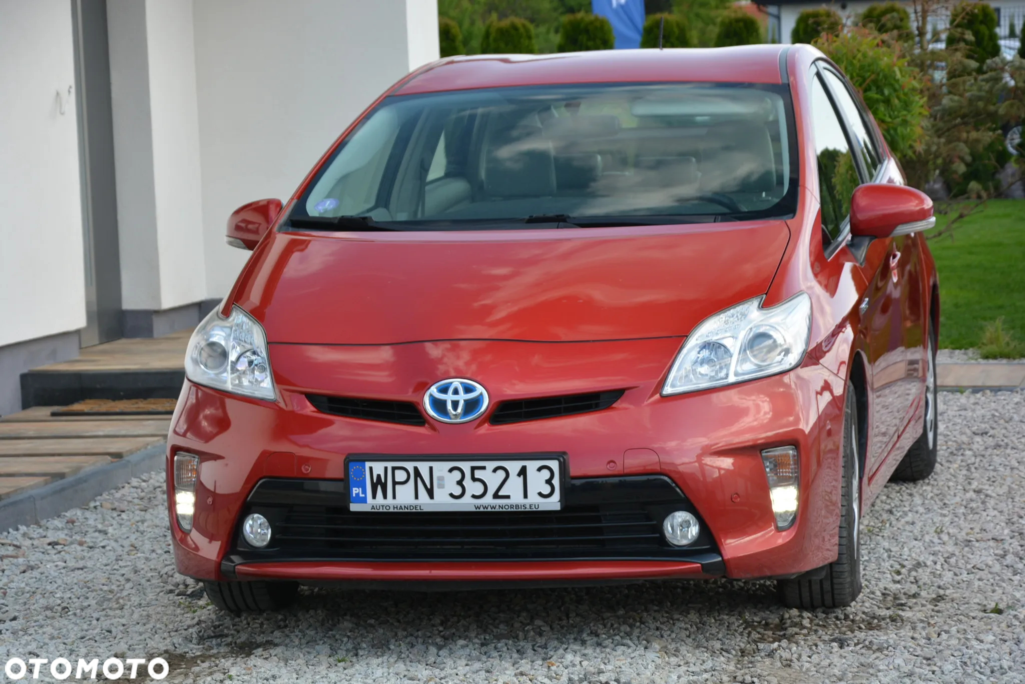 Toyota Prius 1.8 HSD Premium - 11