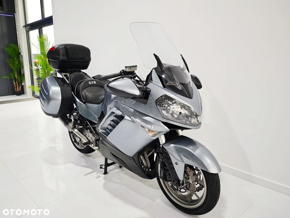 Kawasaki GTR - 3