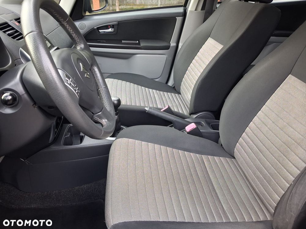 Suzuki SX4 1.6 VVT 4x2 Comfort - 16