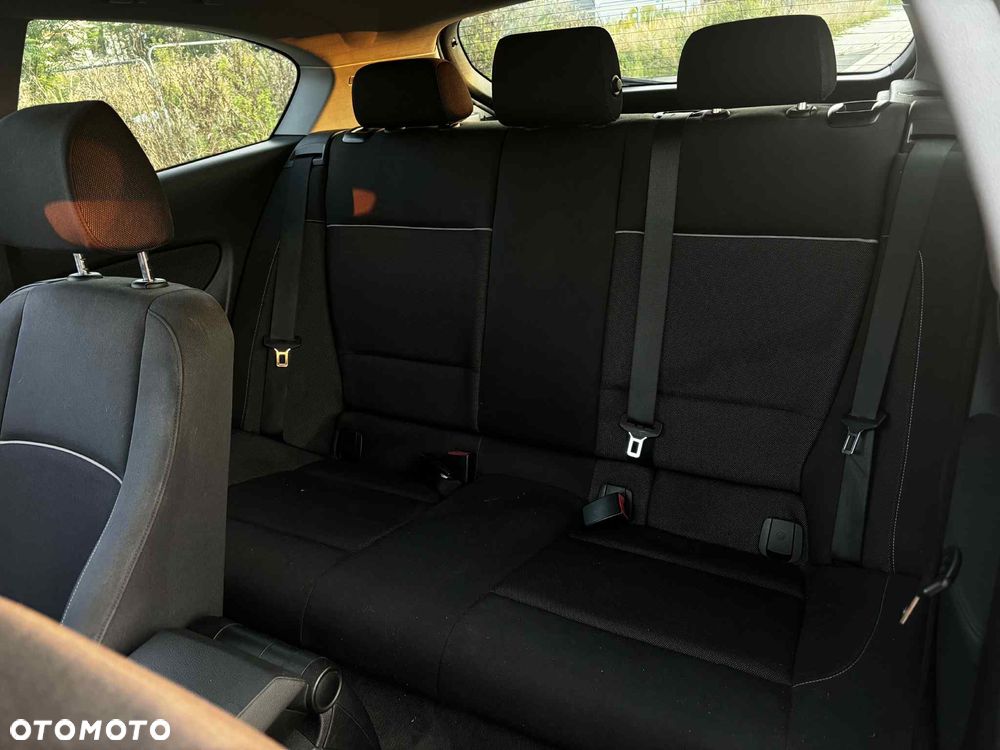BMW Seria 1 118d - 11