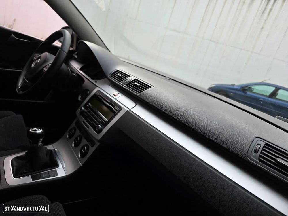 VW Passat Variant 1.6 TDI Confortline BlueMotion - 41