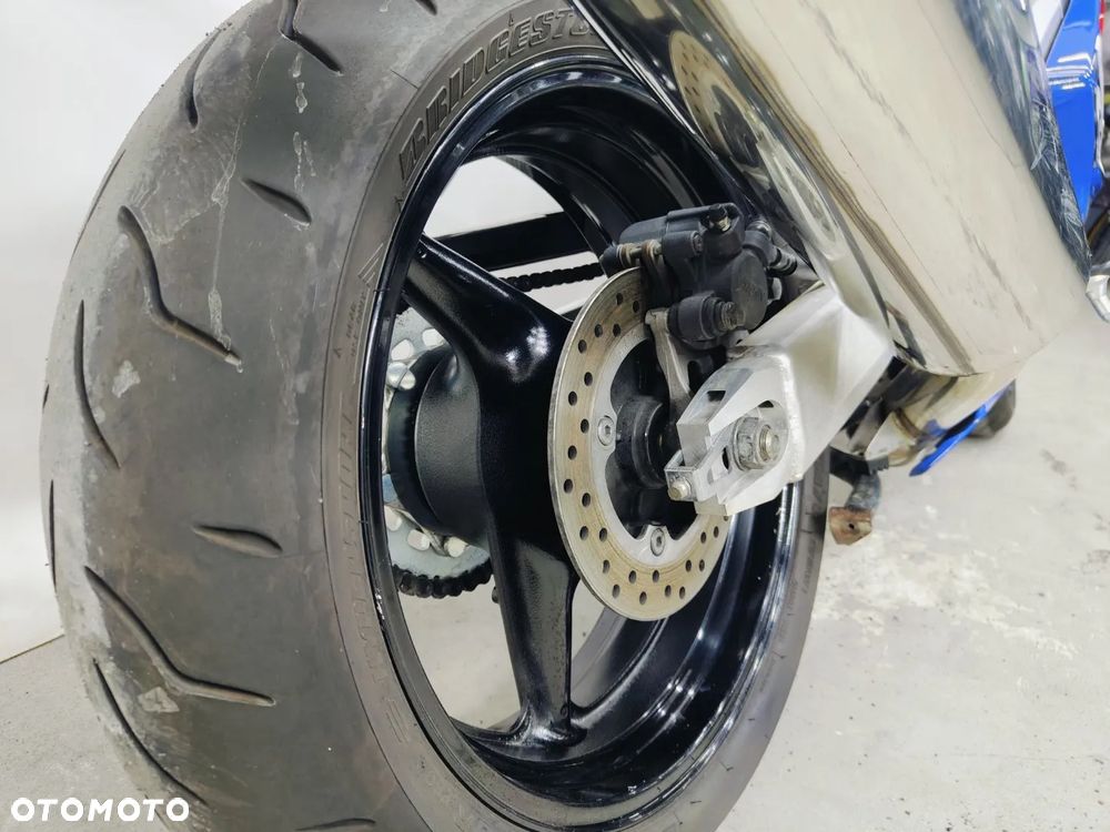 Honda CBR - 12