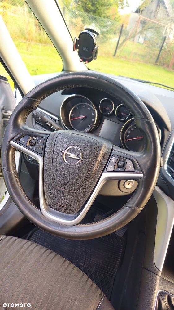 Opel Zafira - 15