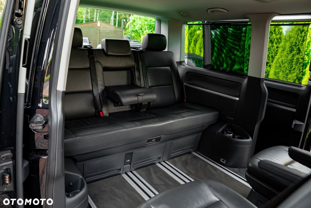 Volkswagen Multivan - 21