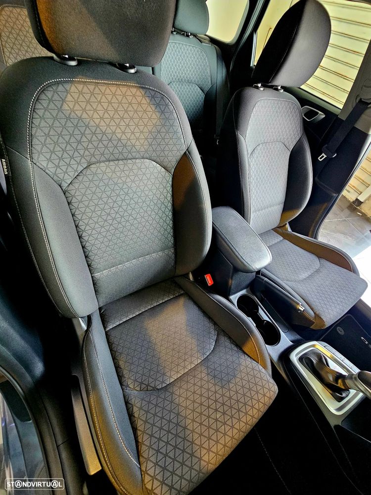Kia Ceed SW 1.6 CRDi Drive+SRF 7DCT - 30