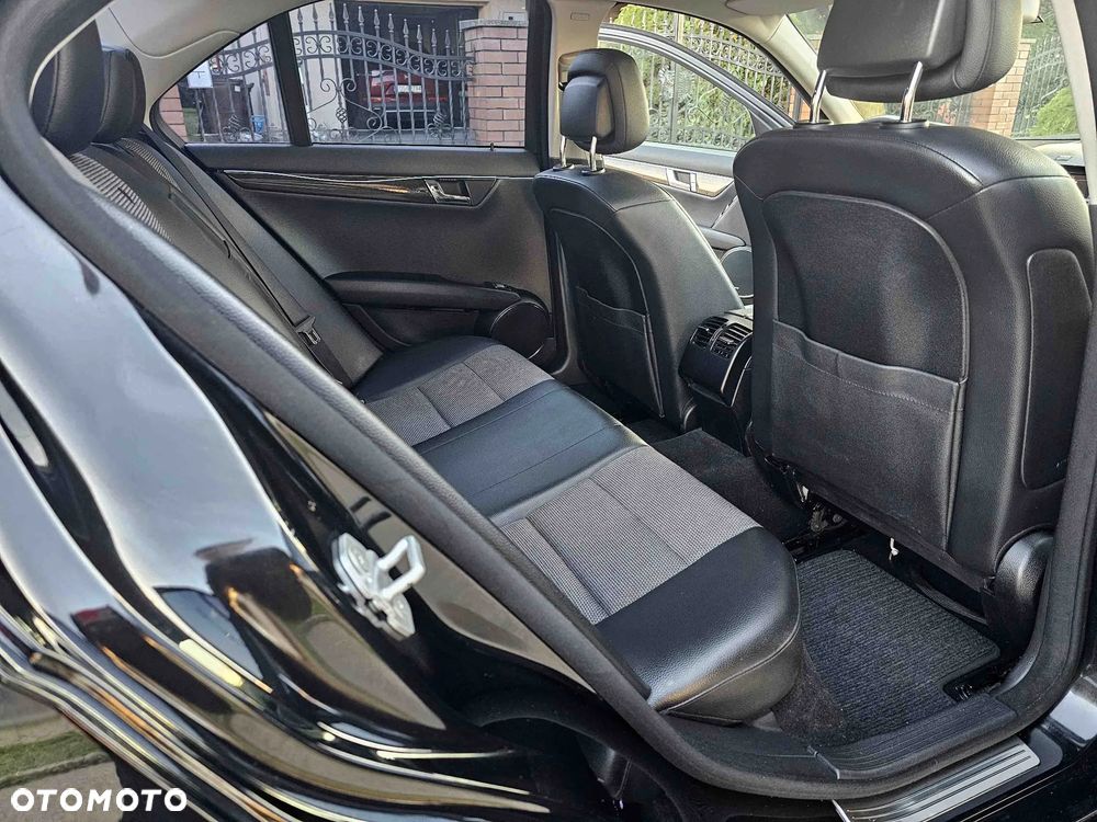 Mercedes-Benz Klasa C 180 Kompressor Avantgarde - 25