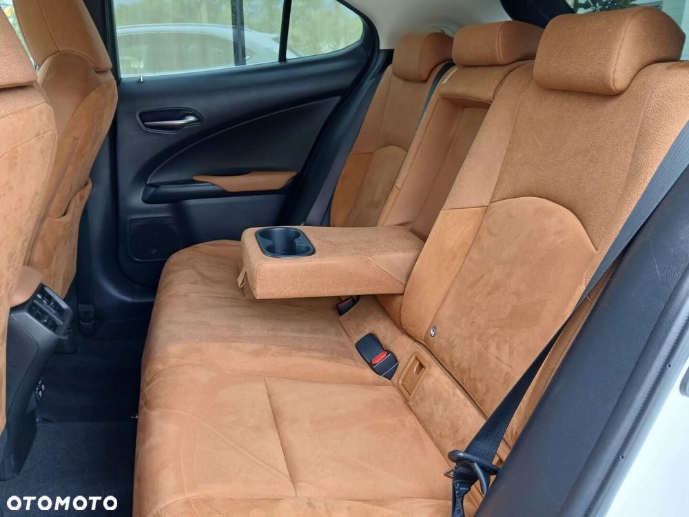 Lexus UX - 7