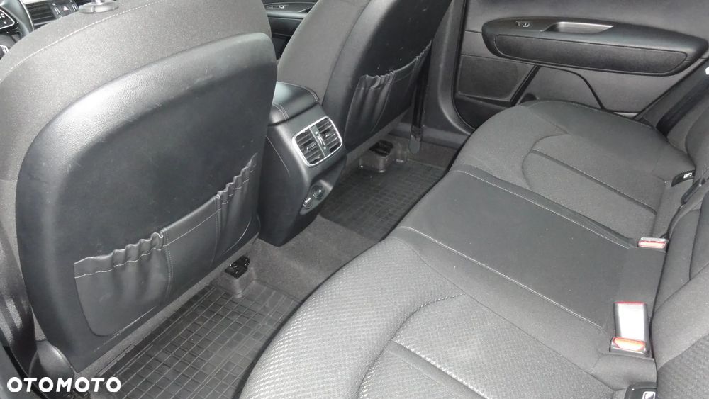 Kia Optima 2.0 M - 10