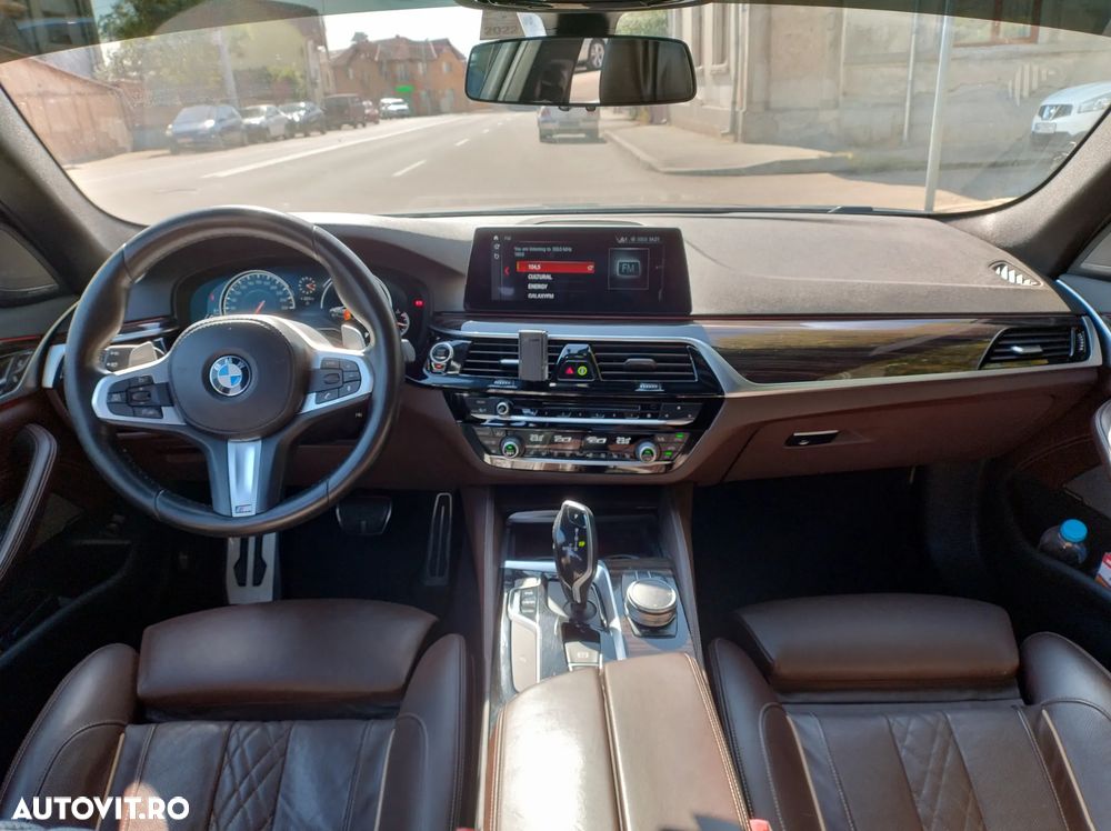 BMW Seria 5 520d xDrive AT - 12