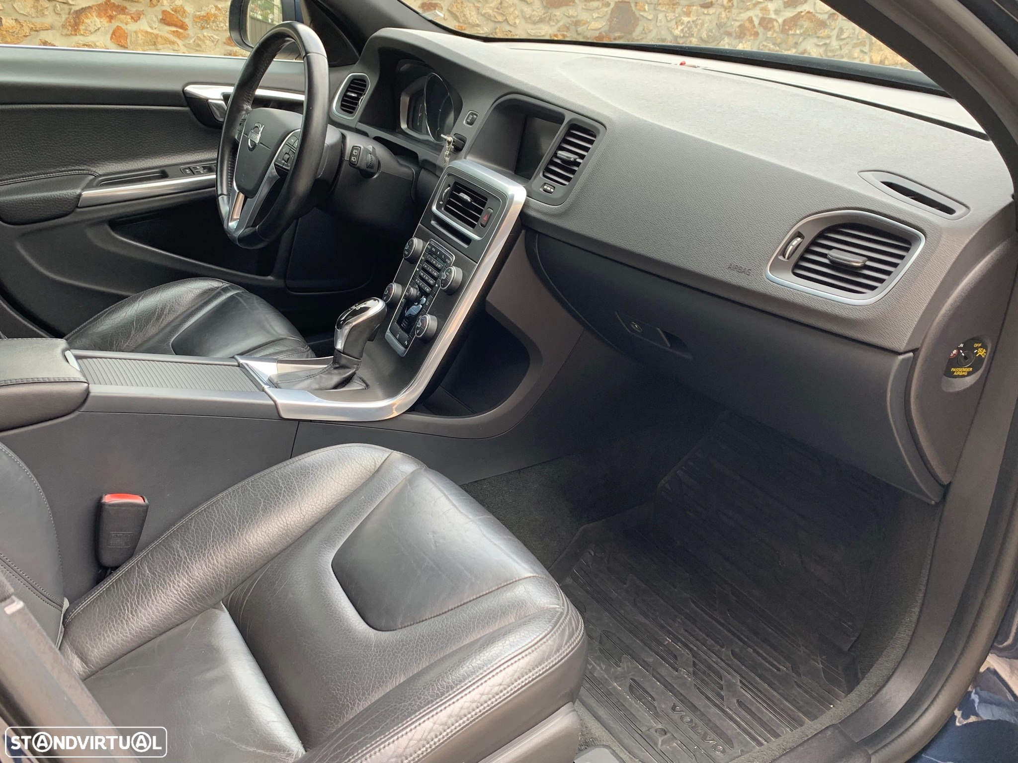 Volvo V60 D2 Geartronic Powershift Momentum - 11