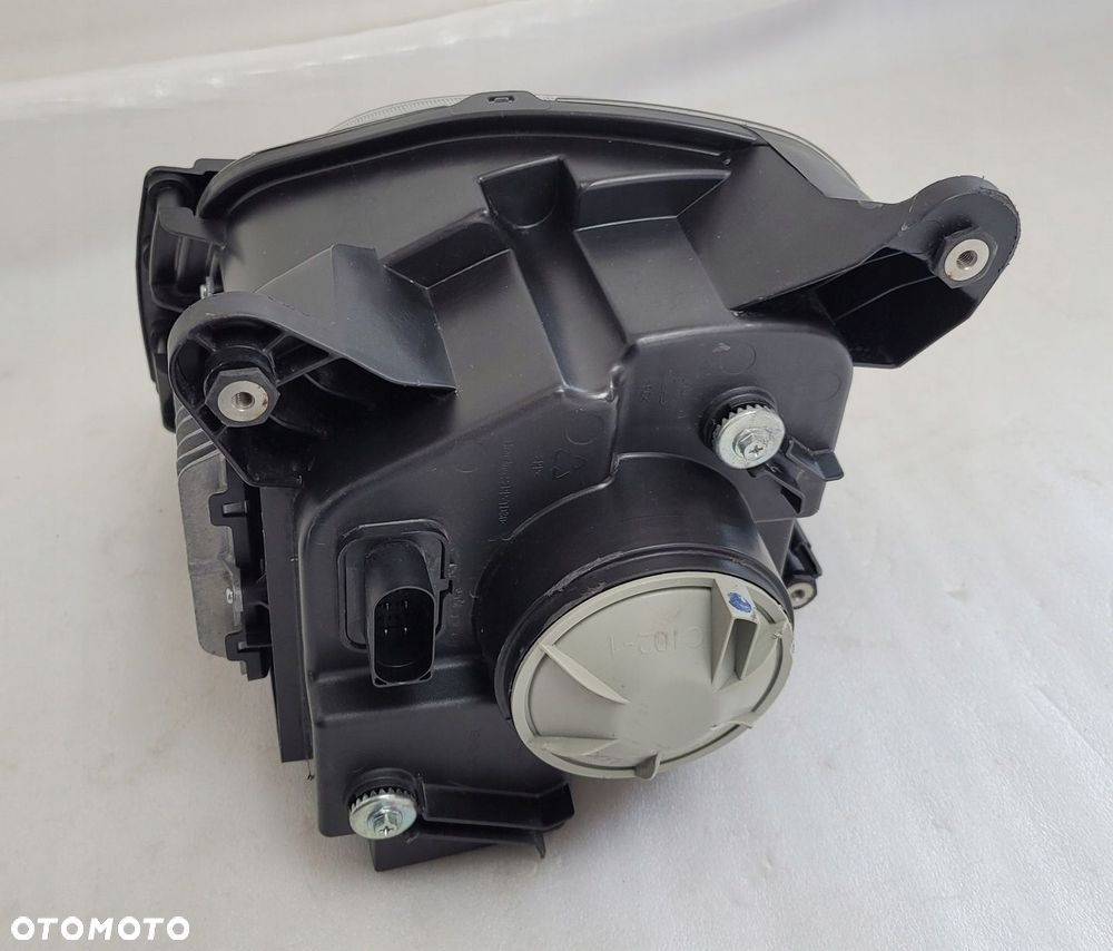 LAMPA PRAWA PRZÓD PRZEDNIA LEVC TX VN5 - 9