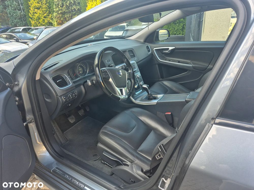 Volvo V60 Cross Country D3 Momentum - 23