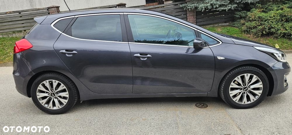 Kia Ceed 1.6 CRDi 136 ISG UEFA EURO 2016 - 5