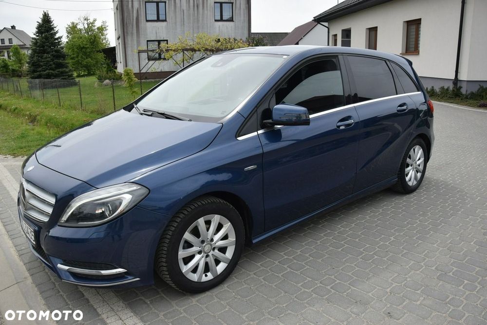 Mercedes-Benz Klasa B 180 Edition - 18