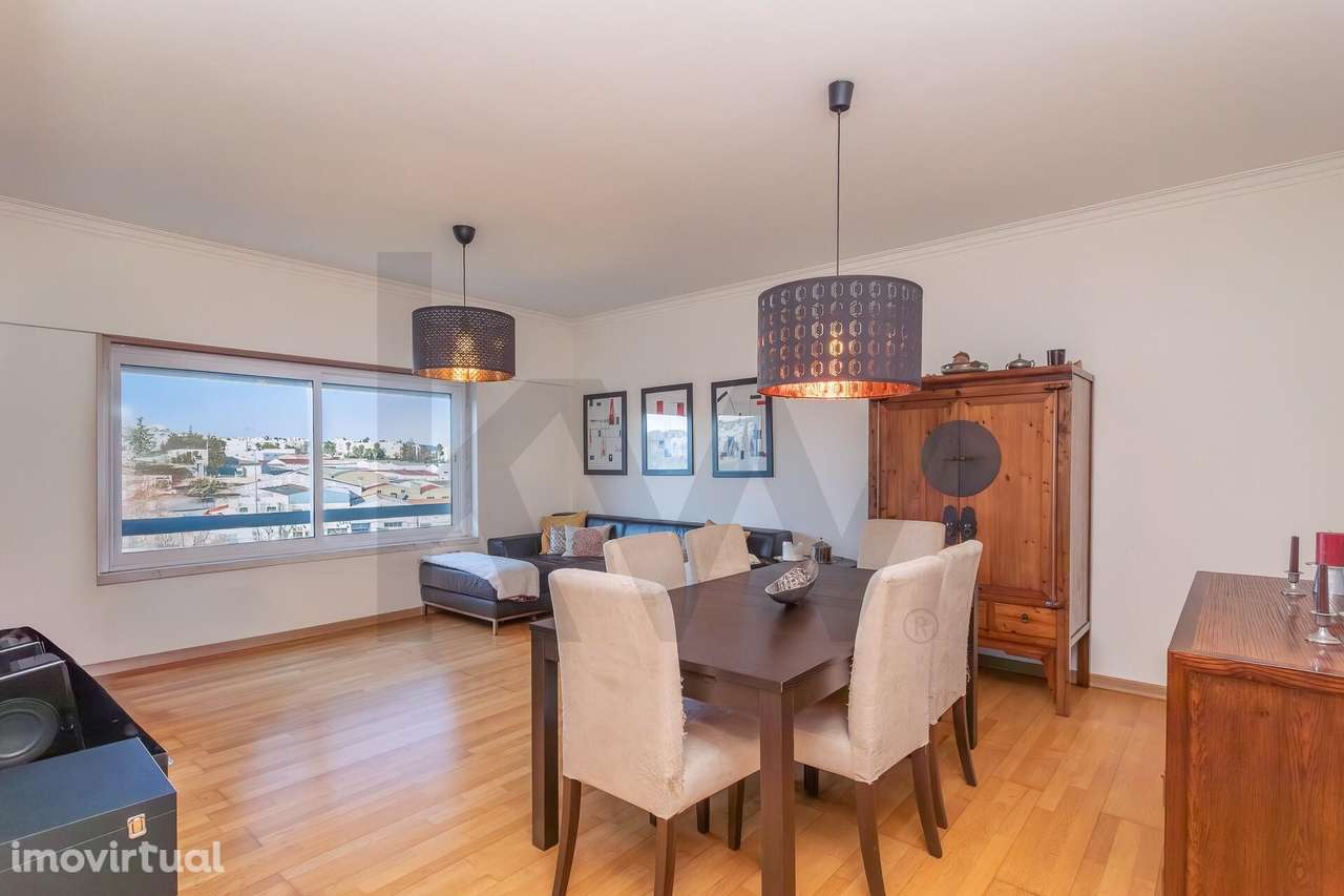 T3 Luminoso com Garagem a 3 min do Aeroporto | Excelente Localização n - Grande imagem: 2/33