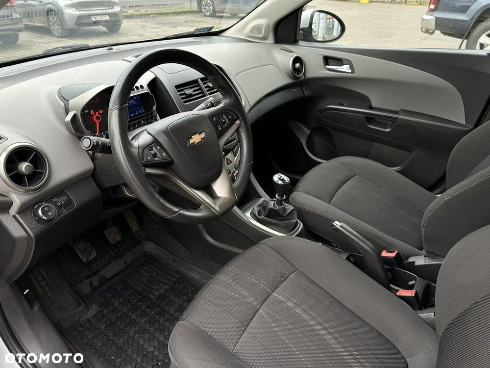 Chevrolet Aveo 1.6 LTZ - 14