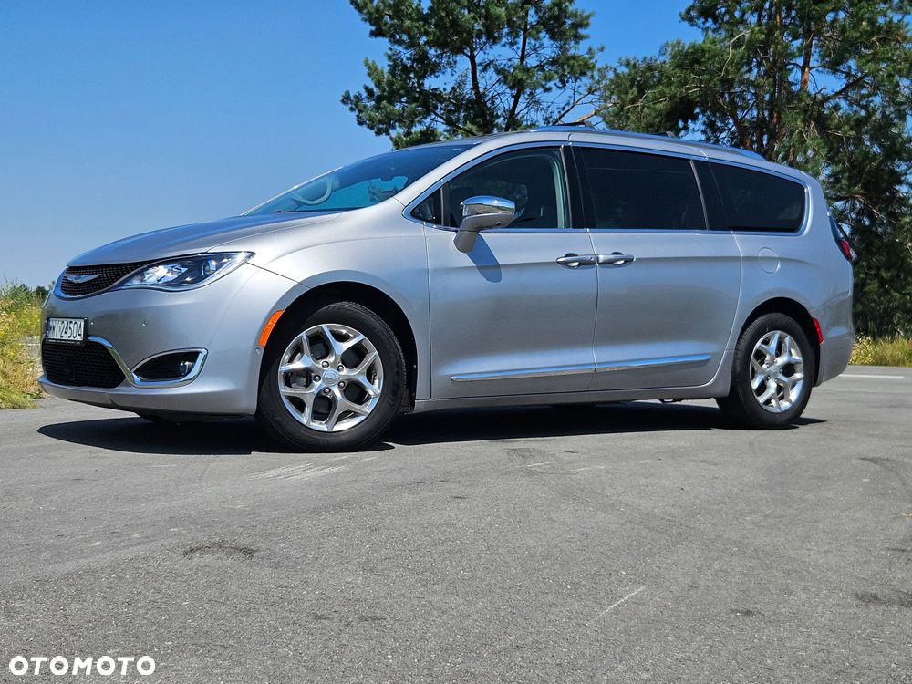 Chrysler Pacifica - 11