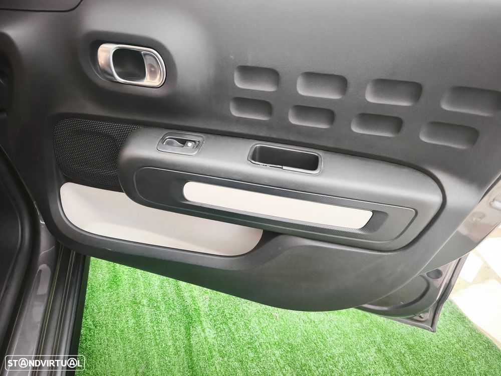 Citroën C3 1.2 PureTech Shine - 15