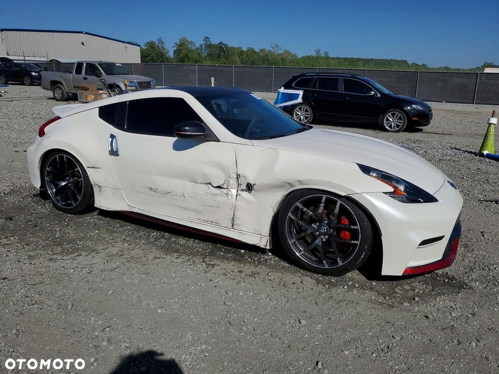 Nissan 370 Z - 3