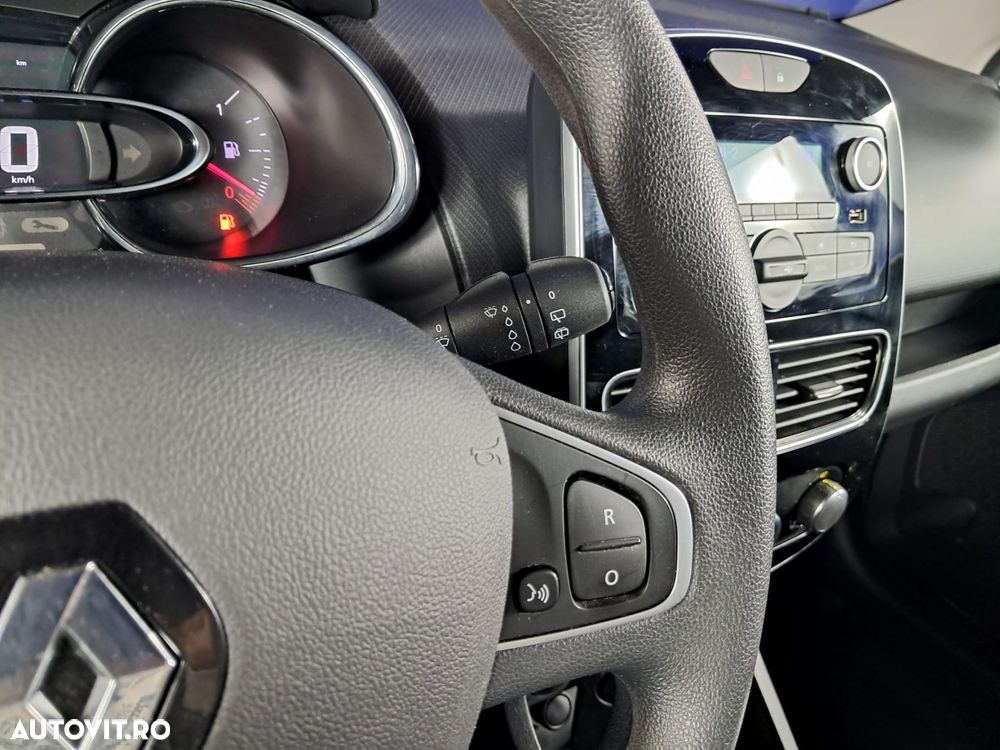 Renault Clio - 15