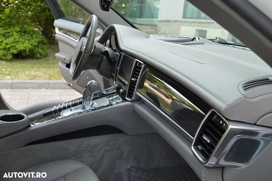 Porsche Panamera 4S PDK - 29