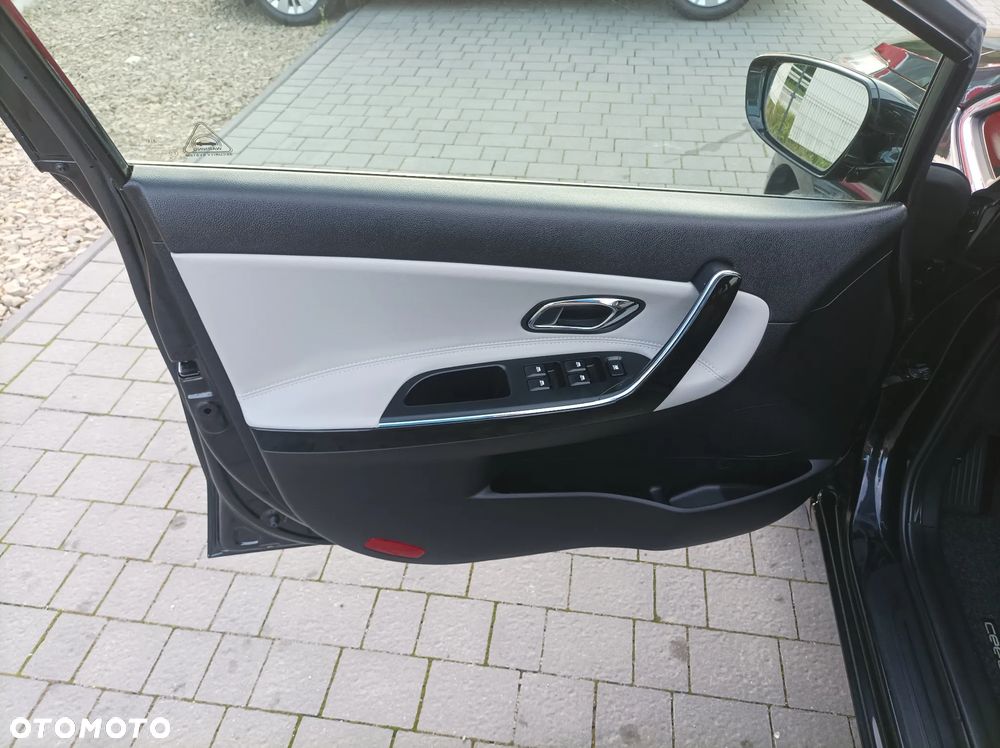 Kia Ceed 1.6 CRDi 128 ISG Platinum Edition - 18