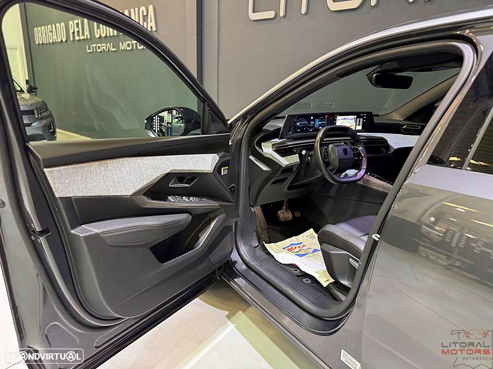 Peugeot 3008 1.2 Hybrid Allure e-DCS6 - 14