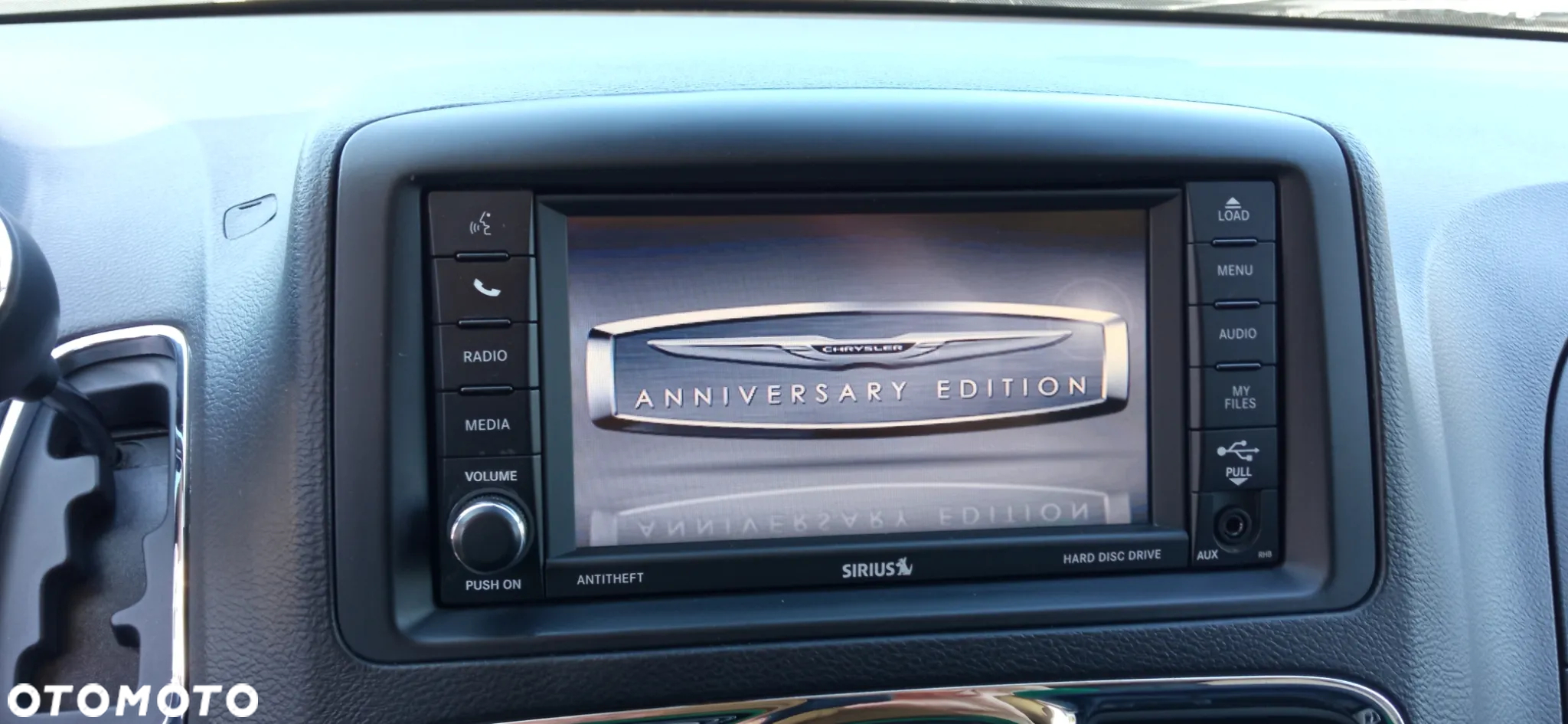 Chrysler Town & Country 3.6 Limited - 13