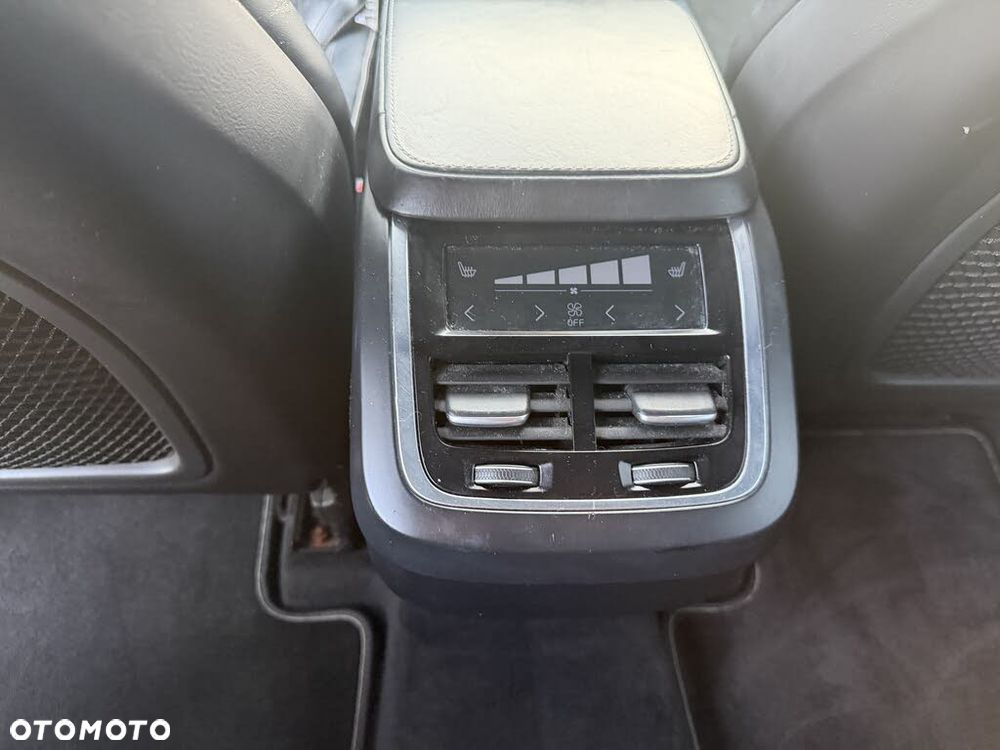 Volvo XC 90 - 16