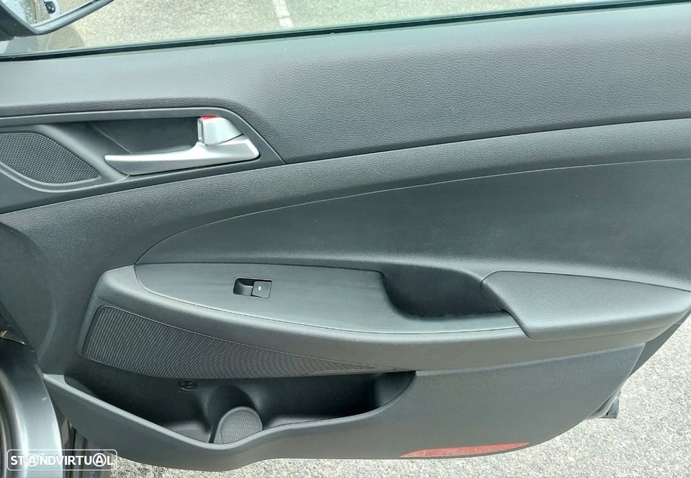 Hyundai Tucson 1.7 CRDi Executive - 30