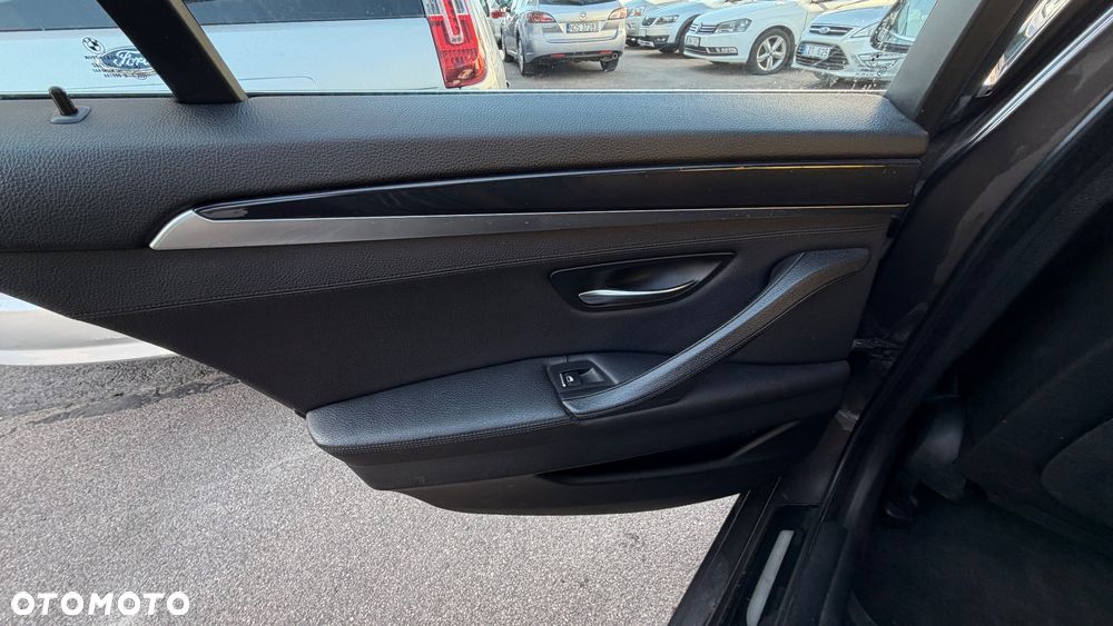 BMW Seria 5 520d Luxury Line - 26