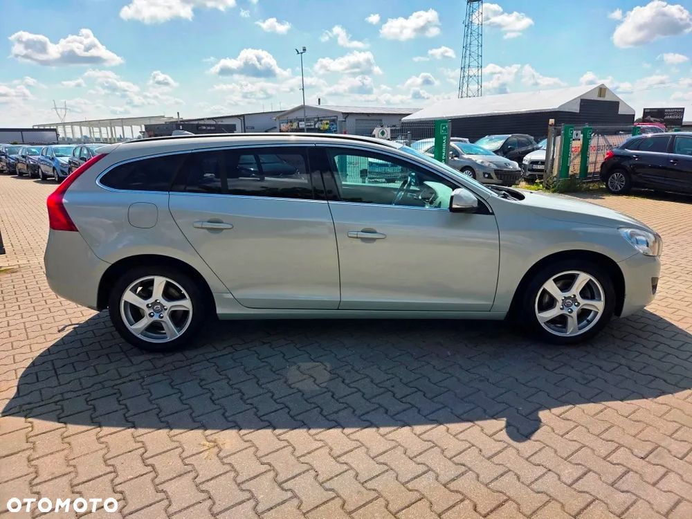 Volvo V60 D2 Momentum - 5