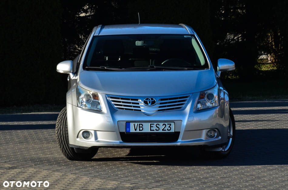 Toyota Avensis 1.8 Comfort - 8