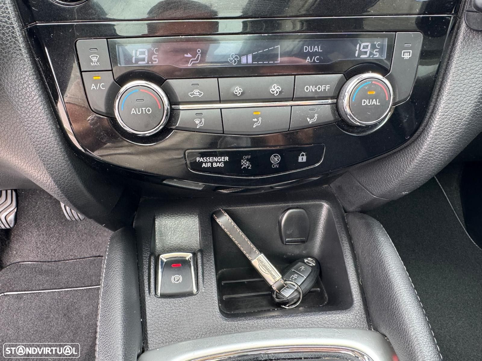 Nissan Qashqai 1.5 dCi N-Connecta - 24