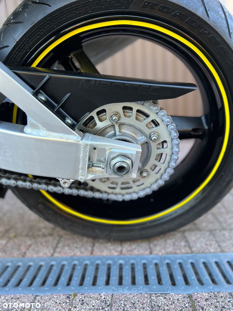 Suzuki GSX-R - 29