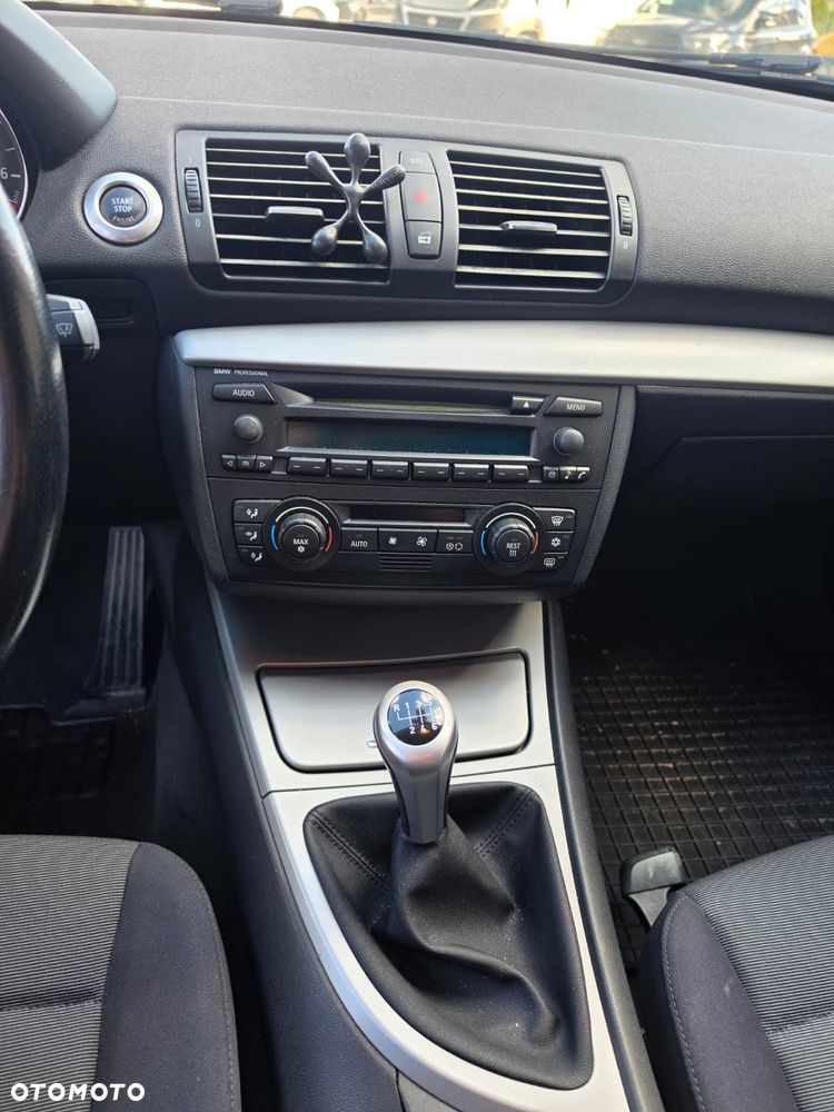 BMW Seria 1 120i - 20
